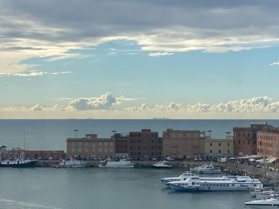 La Terrazza Sul Porto Apartment *